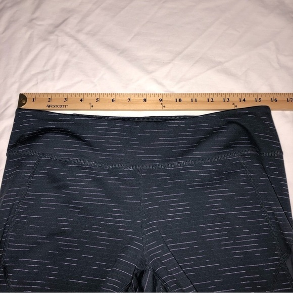 Zella Capri Leggings Size L Gray Purple Mesh Mid Rise Workout Athletic Yoga - Picture 7 of 9